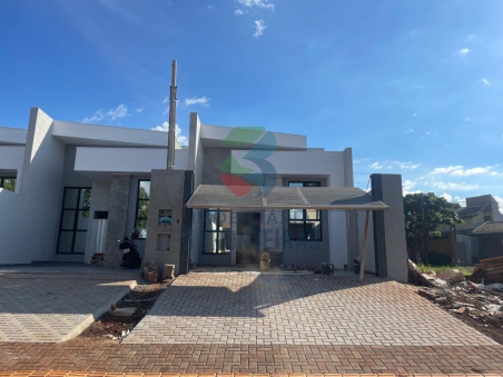 Oportunidade Única: Casas em Construção...