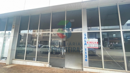 SALA COMERCIAL PARA LOCAÇÃO NO CENTRO...
